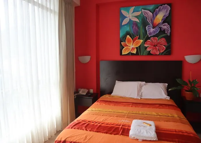 Los Alamos Hotel 3*